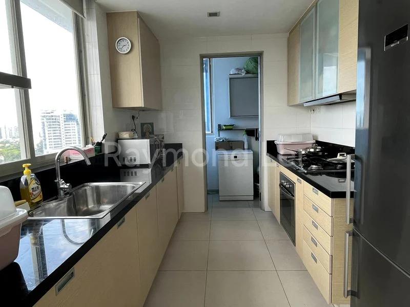 4 Bed Condo for Rent in  Riveredge - Image 7